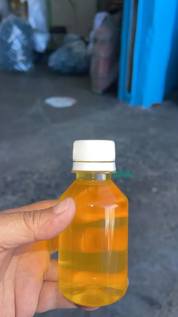 BOTELLA CILINDRICA DE 4 OZ CON TAPA